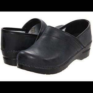 Sanita “professional smooth” nursing or work clogs